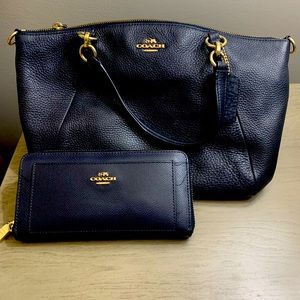 slightly used coach bag and wallet